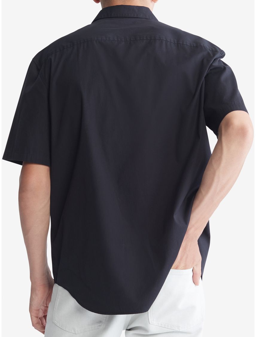 Camisa manga corta sencilla y sólida con logo