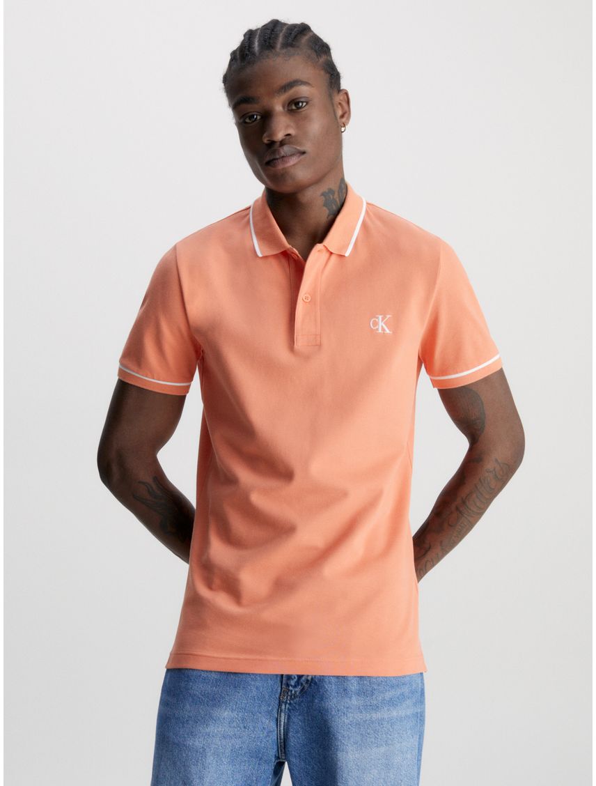 Chomba slim con ribete en contraste