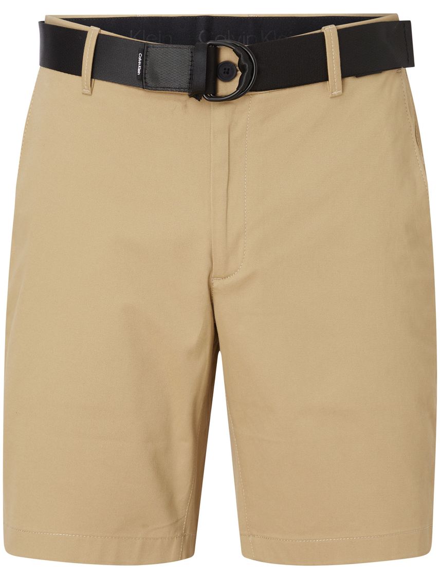 Shorts slim con cinturón de sarga