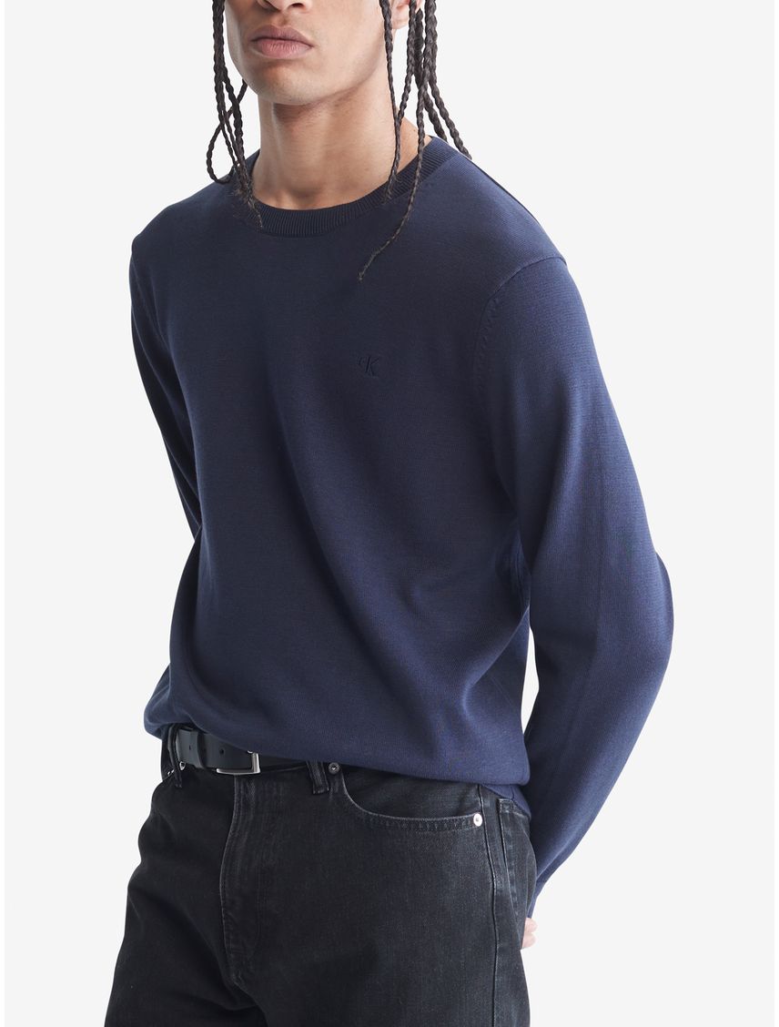 Sweater básico con logo bordado