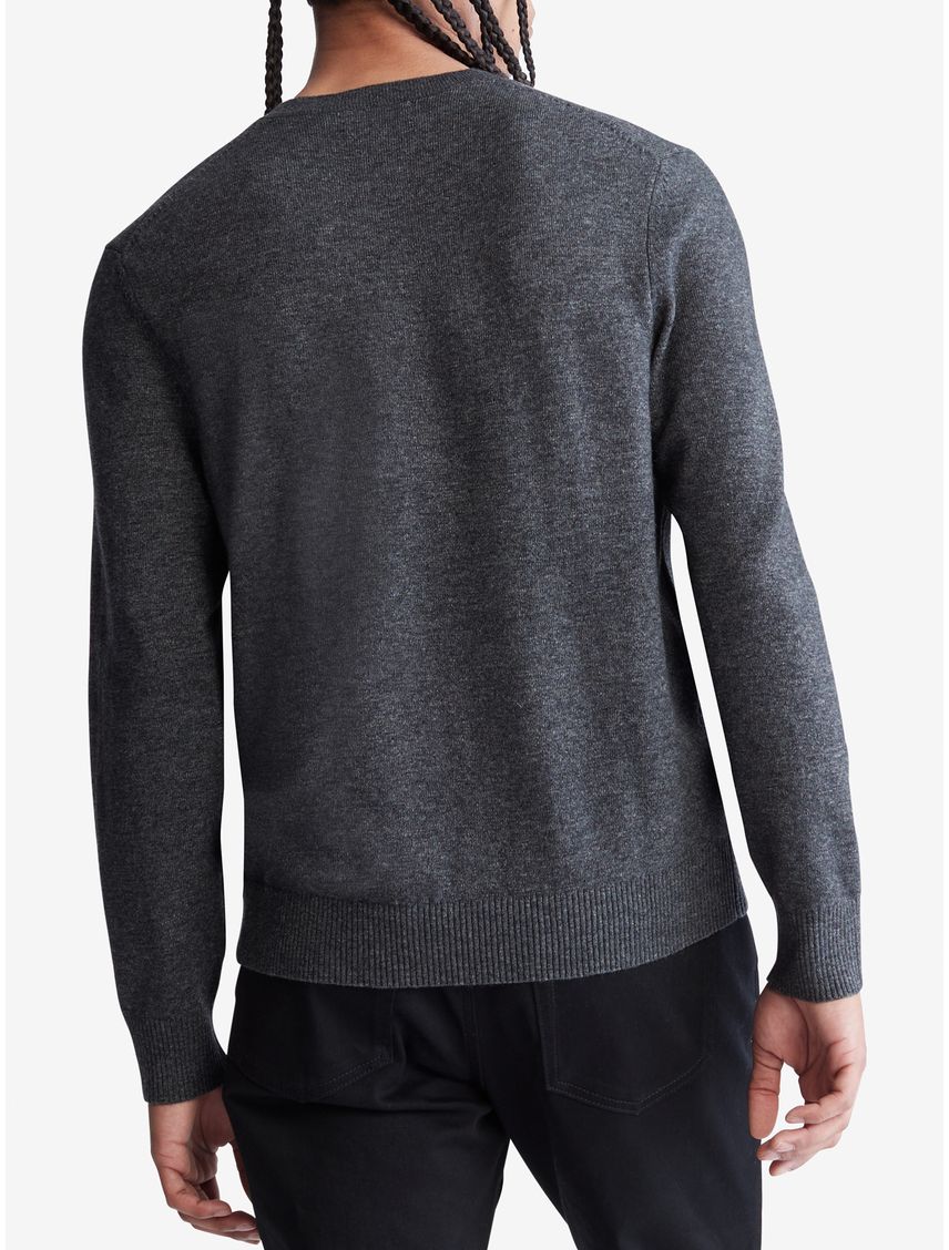 Sweater liso de merino con cuello en v