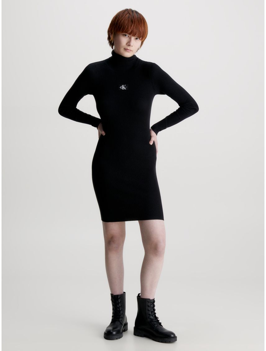 Vestido de punto slim con cuello alto