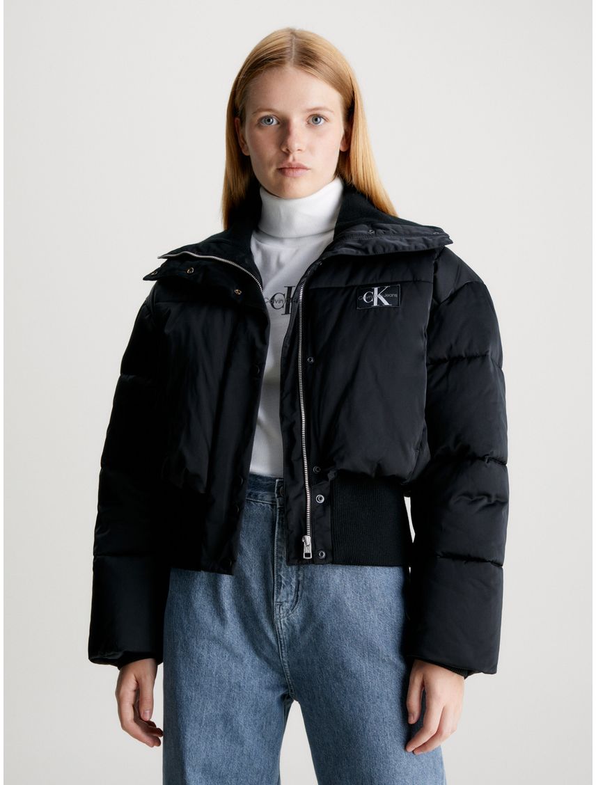 Campera bomber corta acolchada