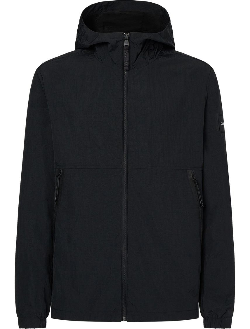 Campera con capucha de nailon reciclado
