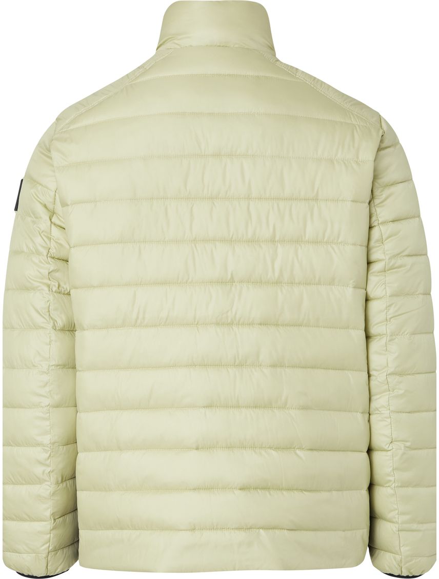 Campera de plumas de materiales reciclados
