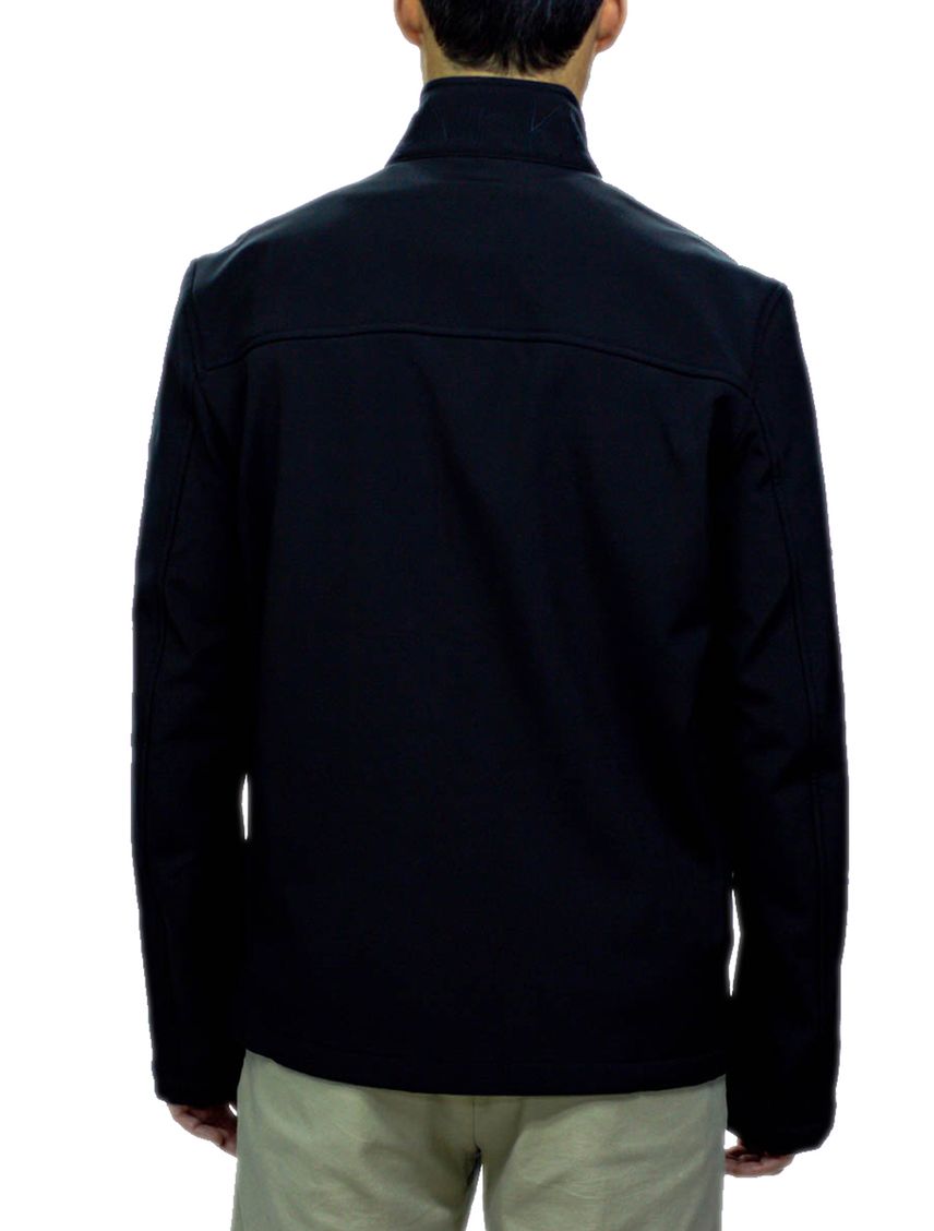 Campera suave con cremallera