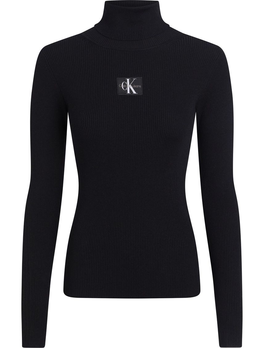 Sweater con insignia y cuello alto