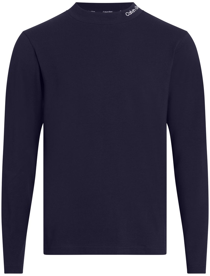 Remera con cuello mock
