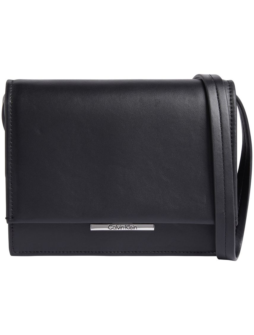 Cartera con solapa y cierre de broche