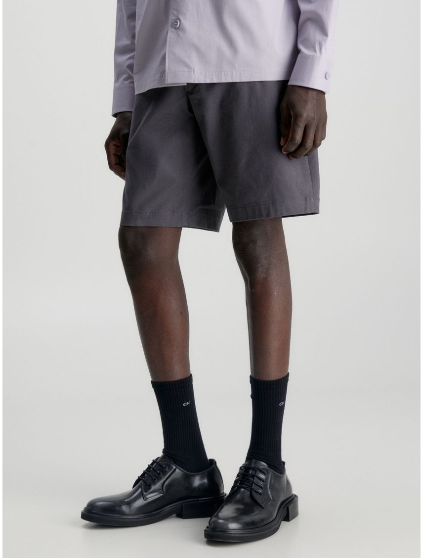 Shorts slim con cinturón de sarga