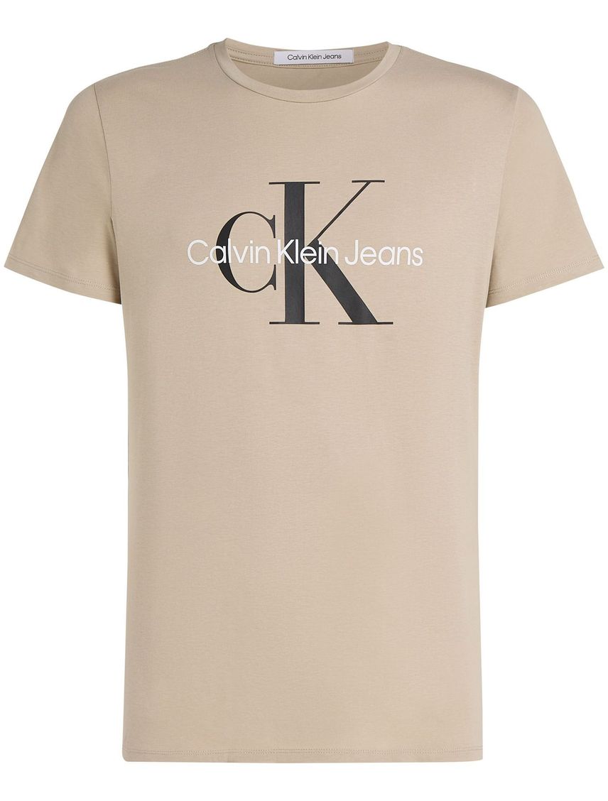Remera con logotipo