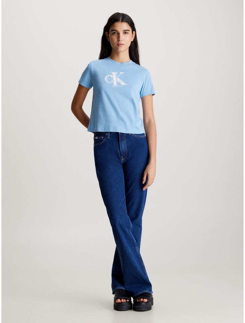 Remera cropped con monograma