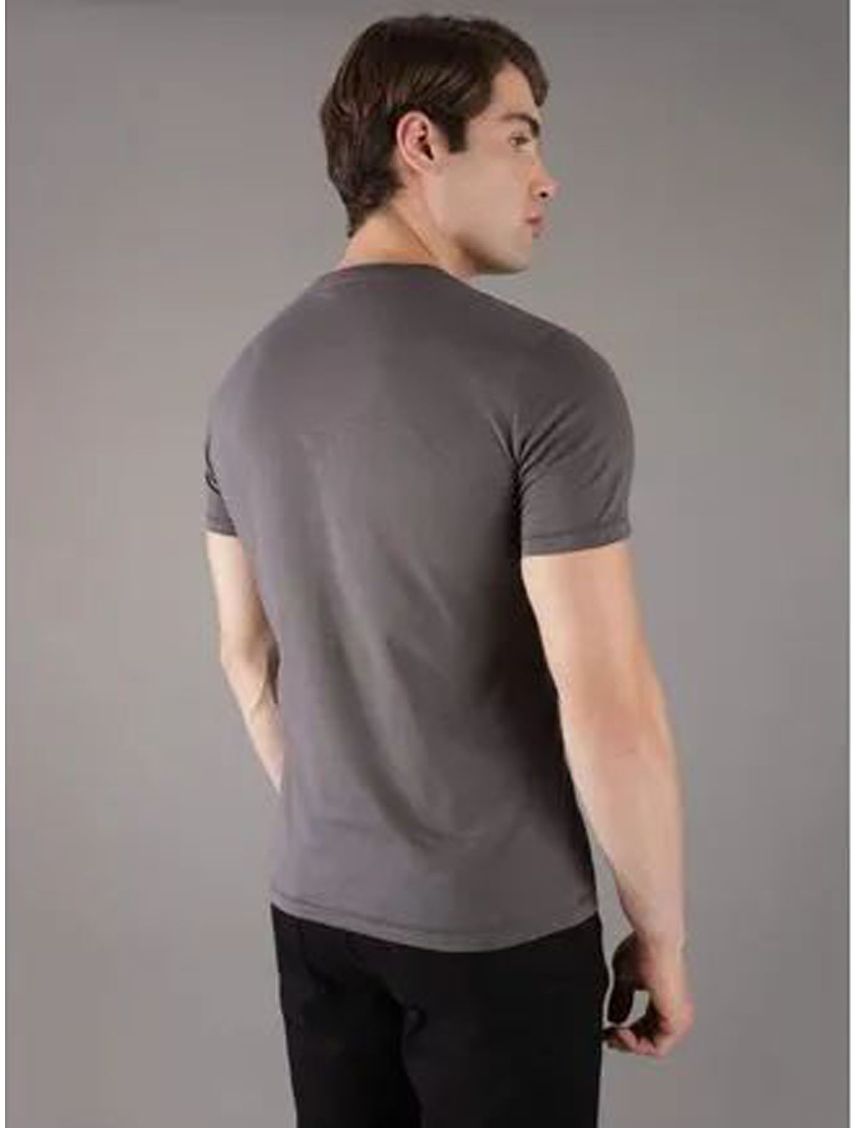 Remera seasonal con logo