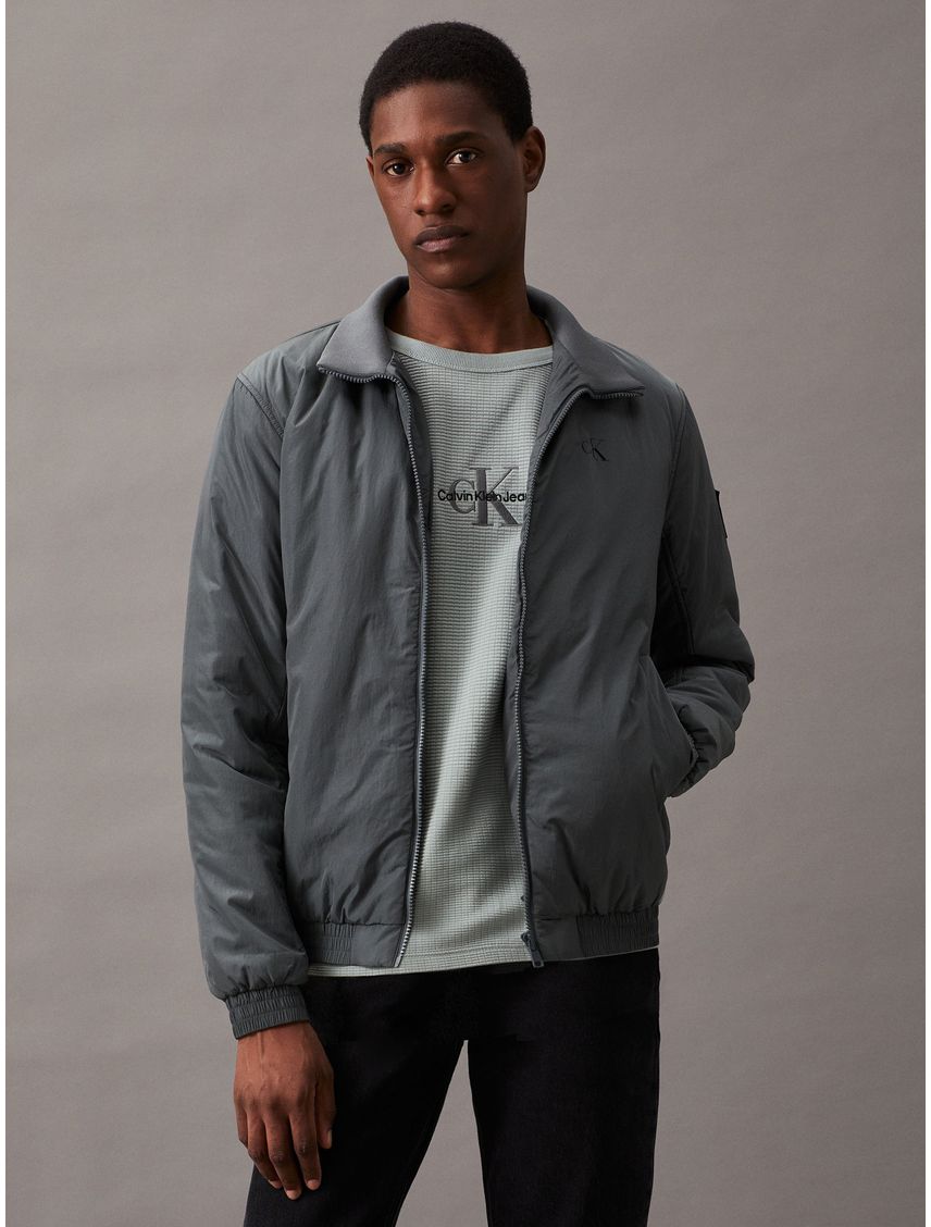 Campera de nailon acolchada con cremallerea
