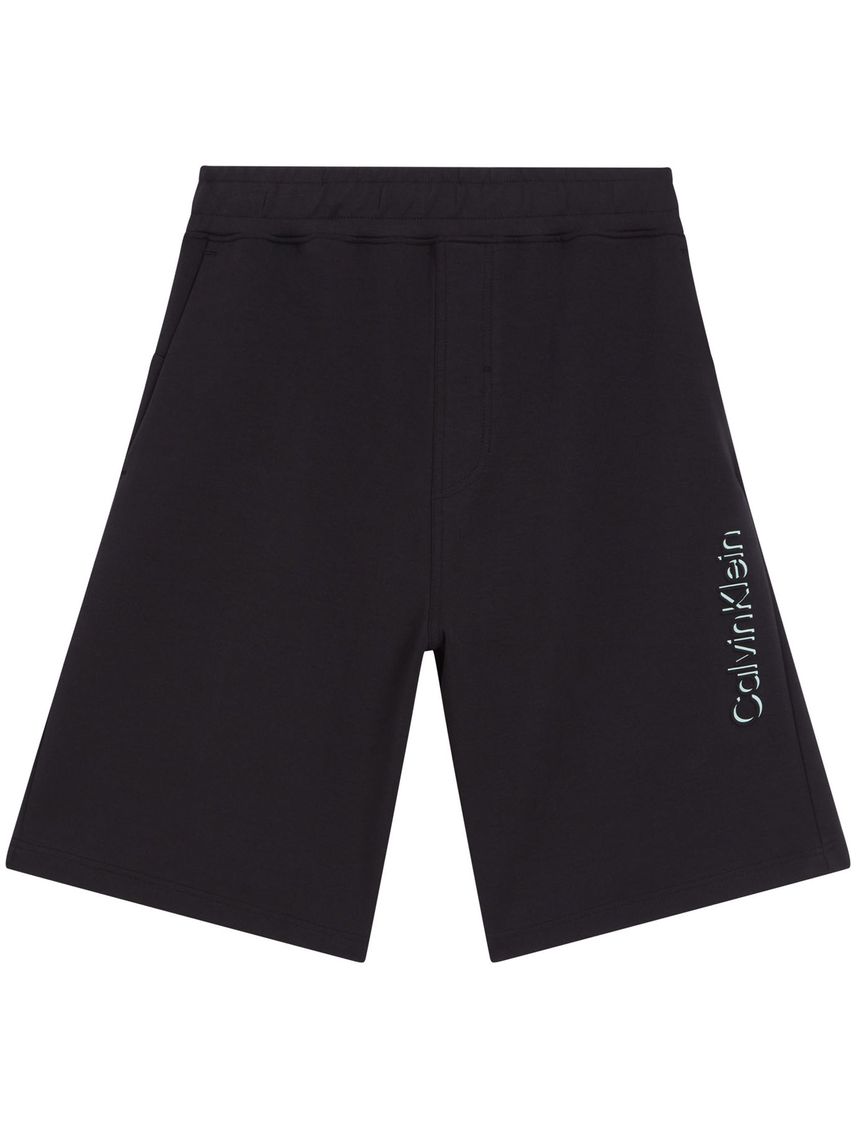 Pantalón corto con logotipo en relieve