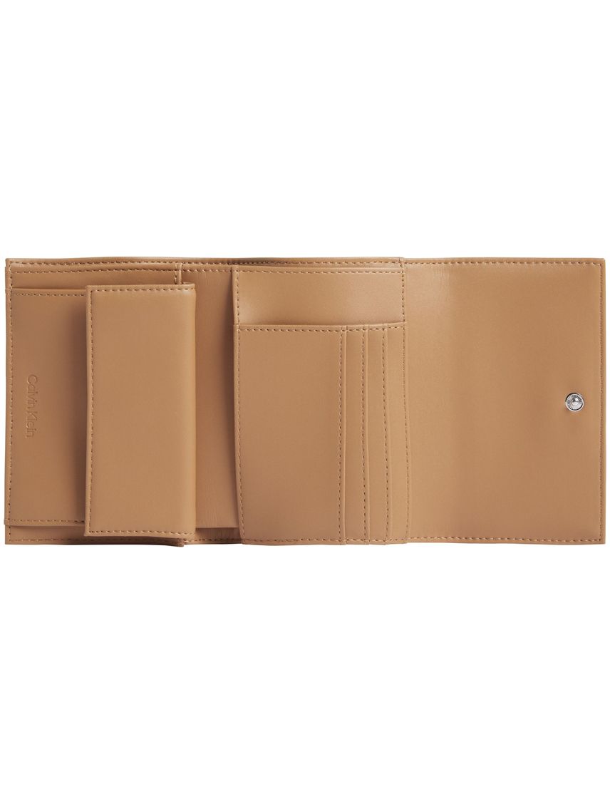 Billetera trifold ck must