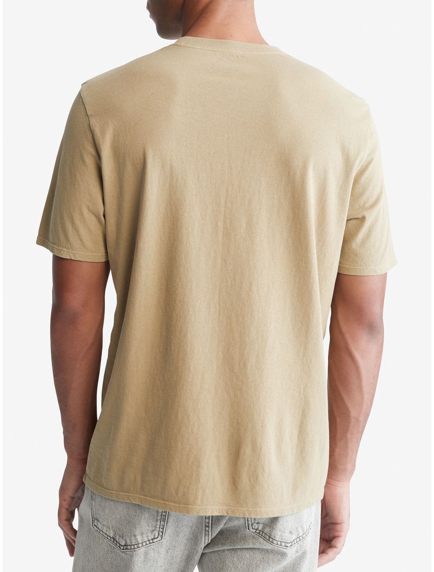 Remera con logotipo