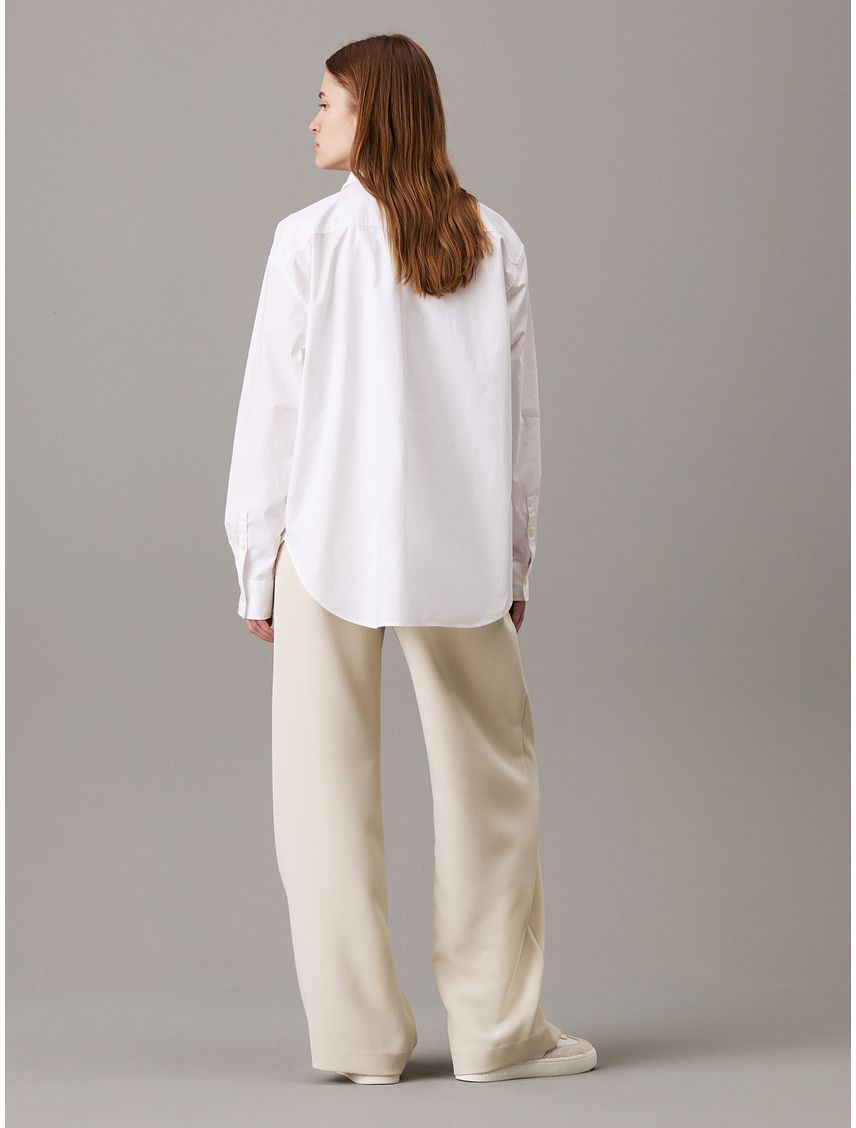 Pantalón recto de crepé plisado