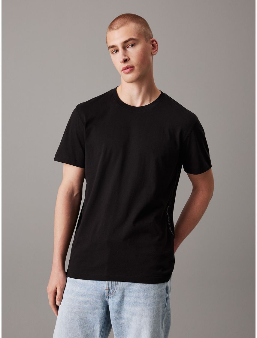 Remera con logo en la cinta