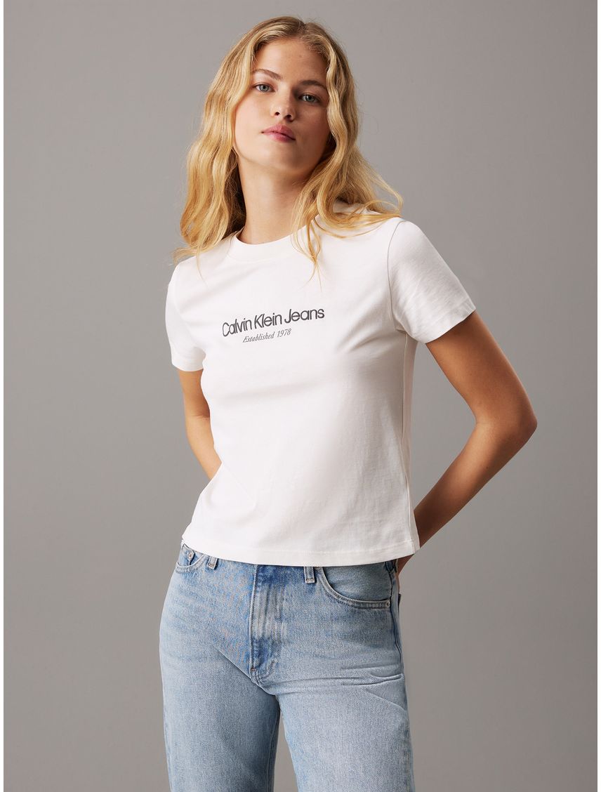 Remera regular con logo institutional