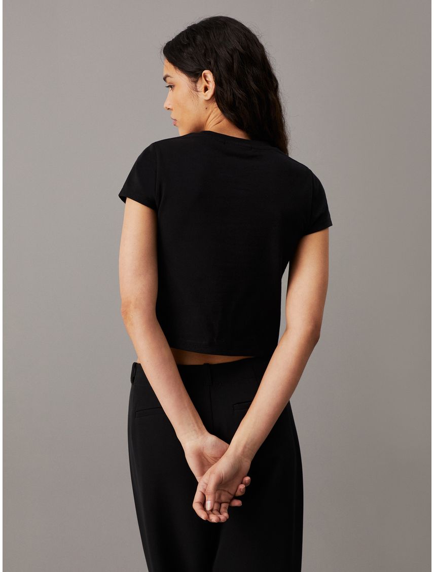 Remera slim cropped
