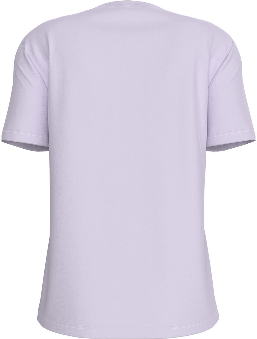 Remera de cuello en v con insignia