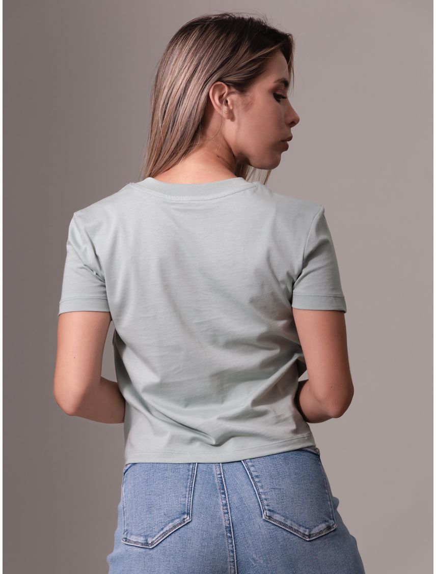 Remera regular con logo institutional