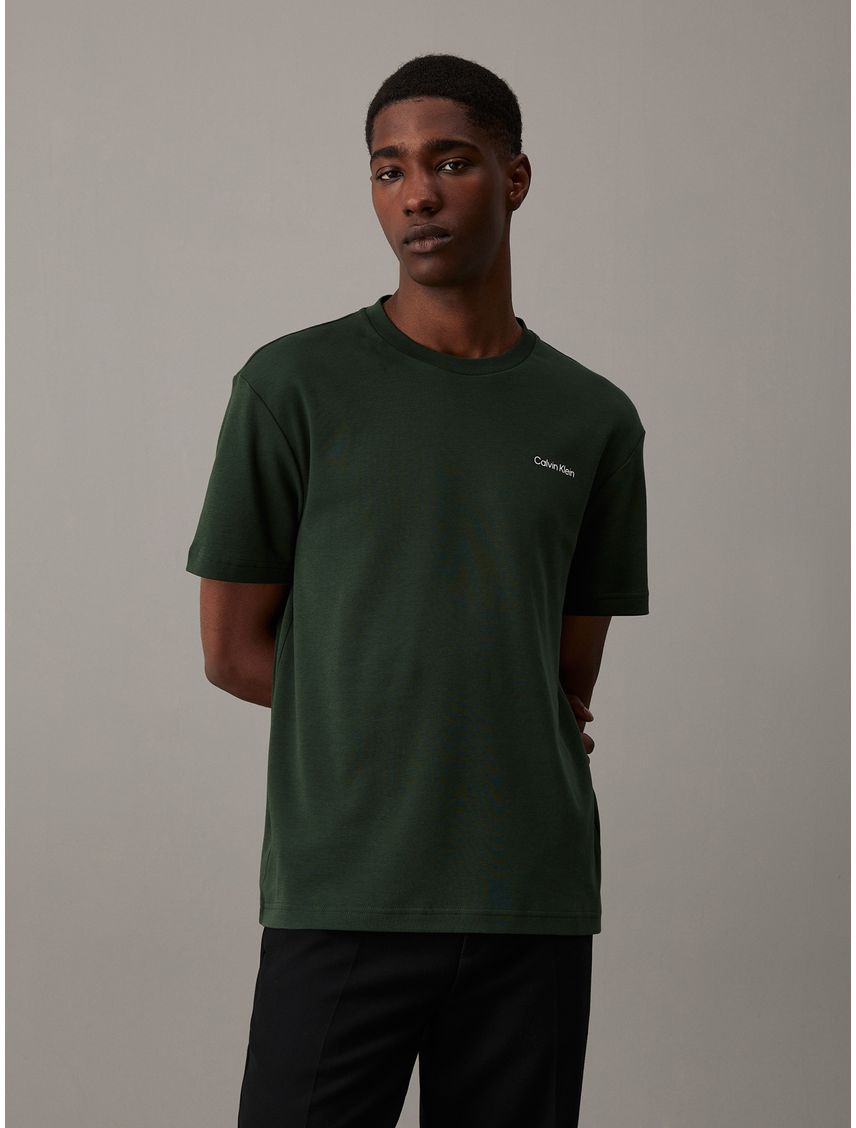 Remera con micro logo