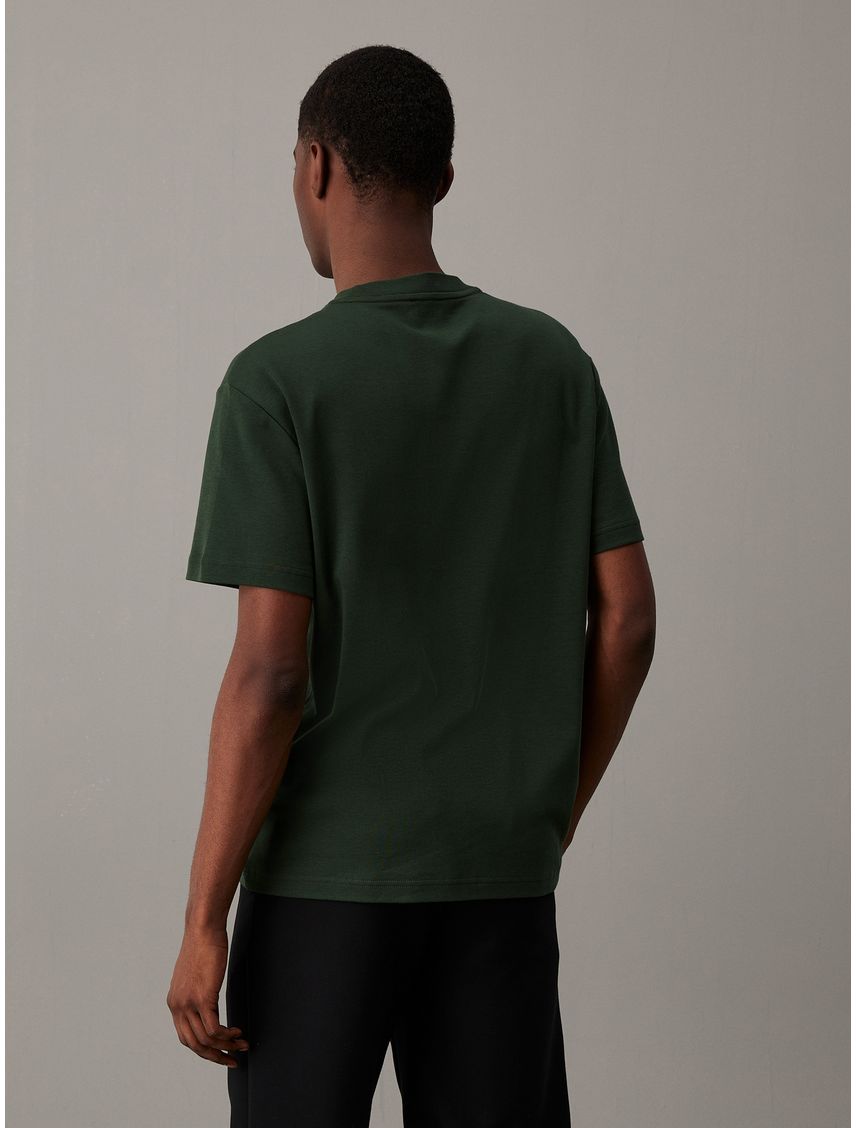 Remera con micro logo