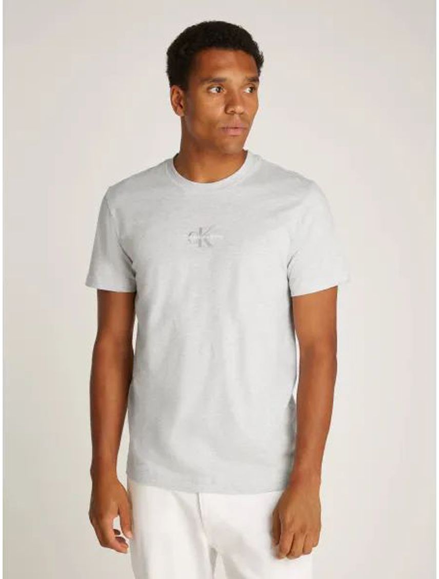Remera con monograma