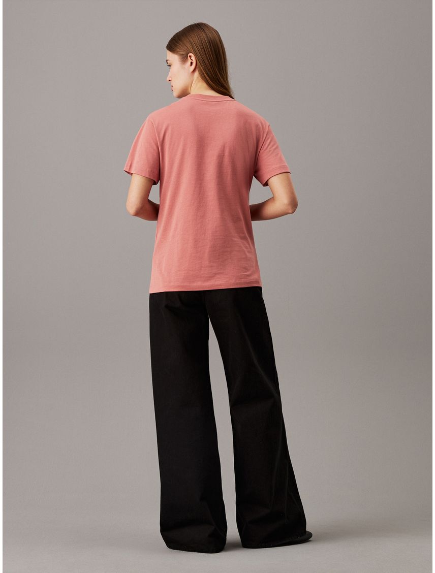 Remera con logo nano