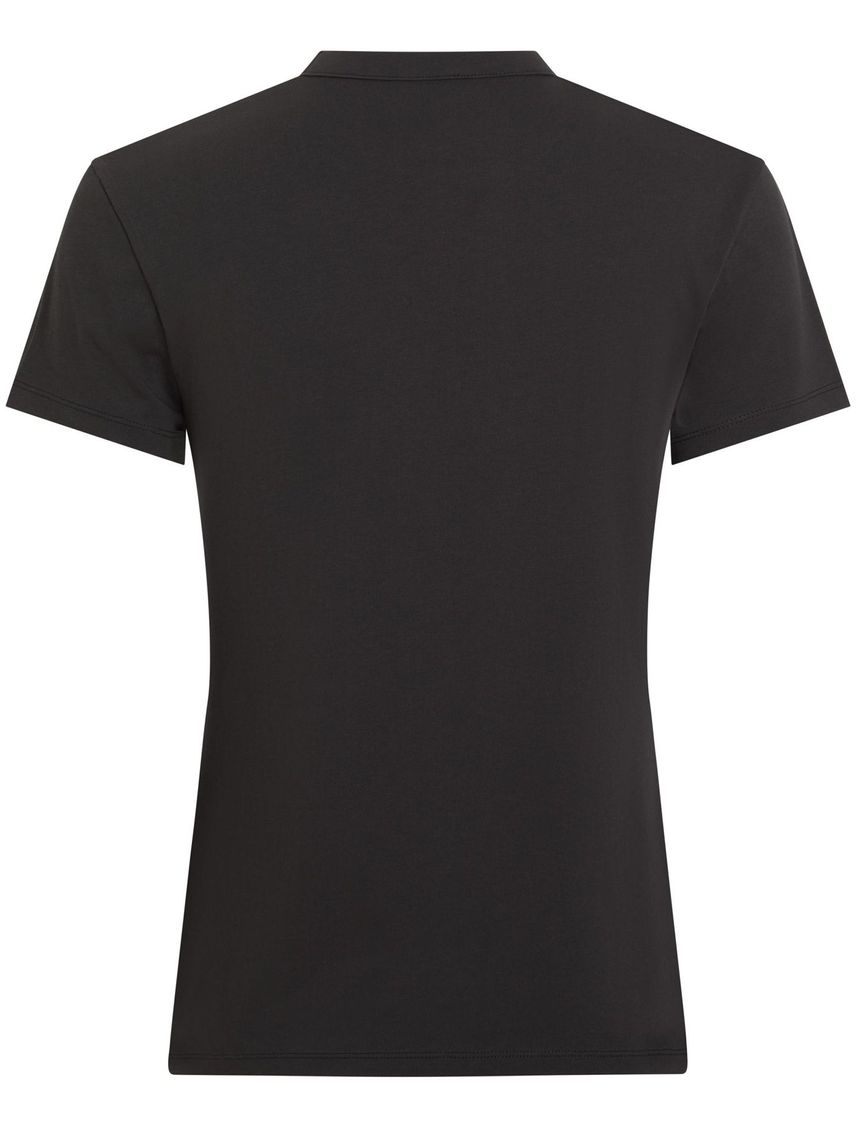 Remera slim con logotipo bordado