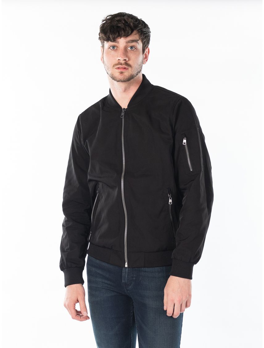 Campera ligera con cremallera