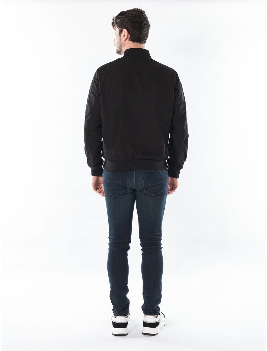 Campera ligera con cremallera