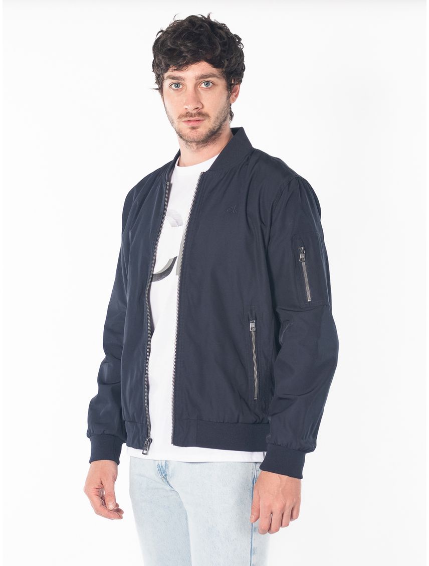 Campera ligera con cremallera