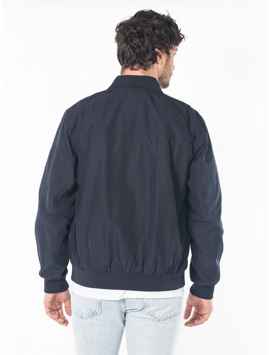 Campera ligera con cremallera