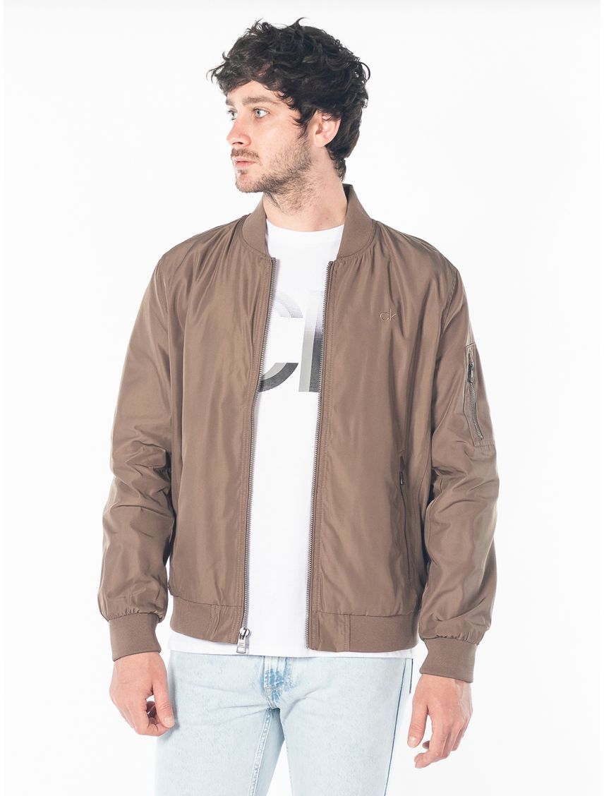 Campera ligera con cremallera