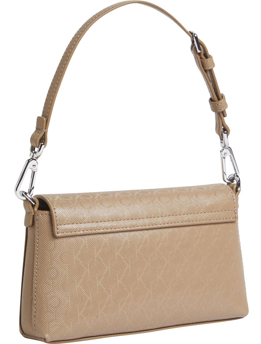 Cartera con monograma