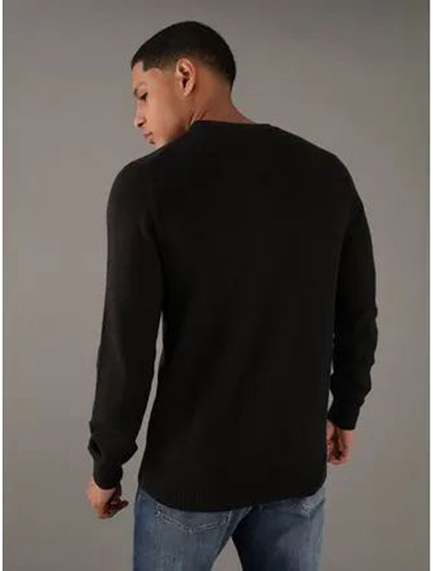 Sweater moderno con cuello redondo