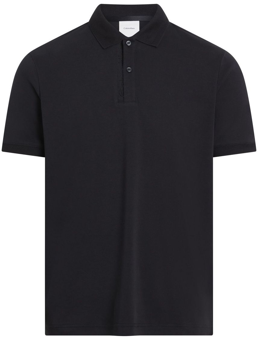 Chomba con logotipo en el pliegue de botones