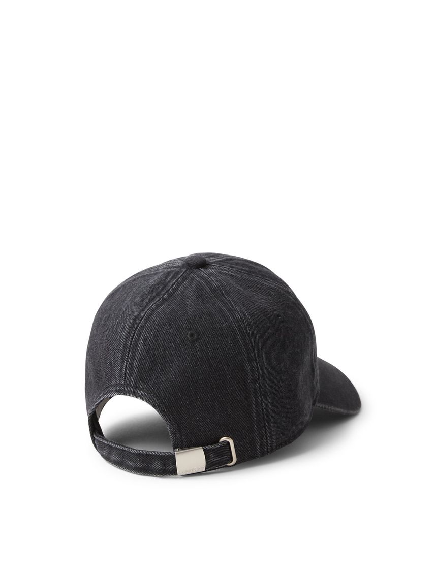 Gorra denim con monograma bordado