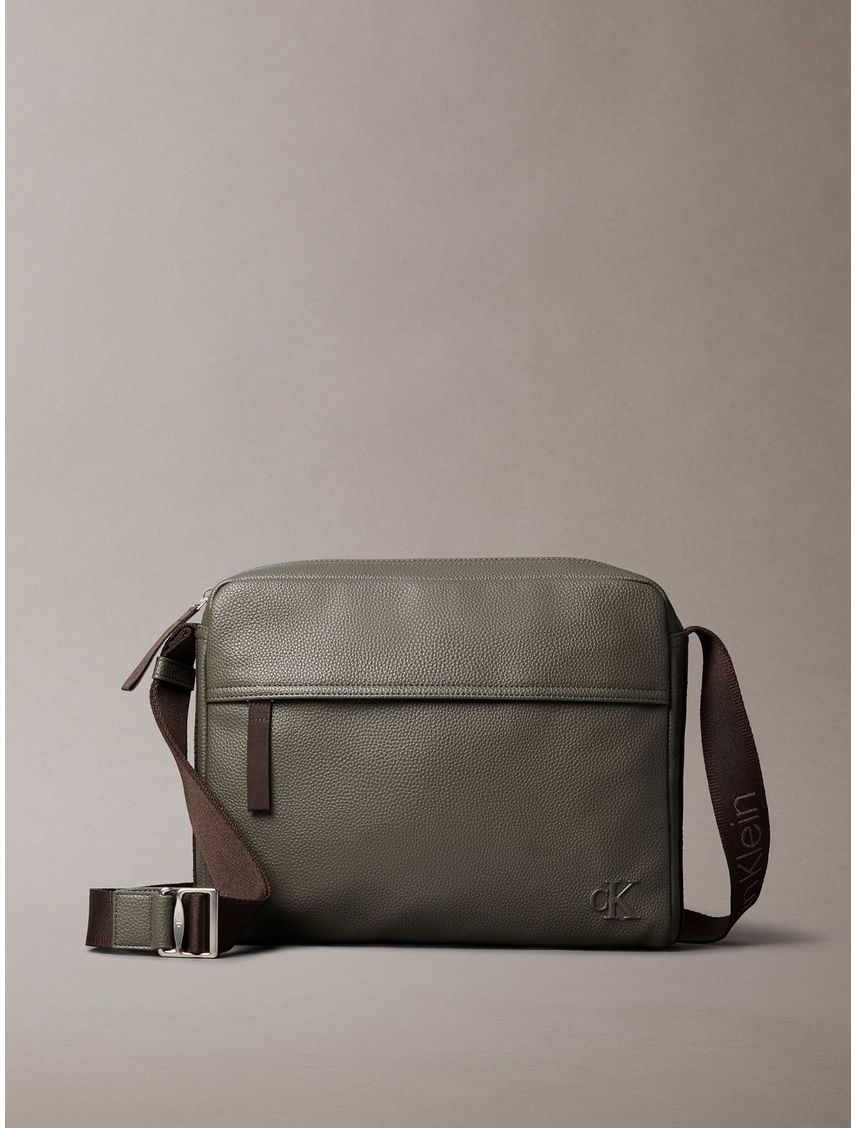 Cartera cargo flight